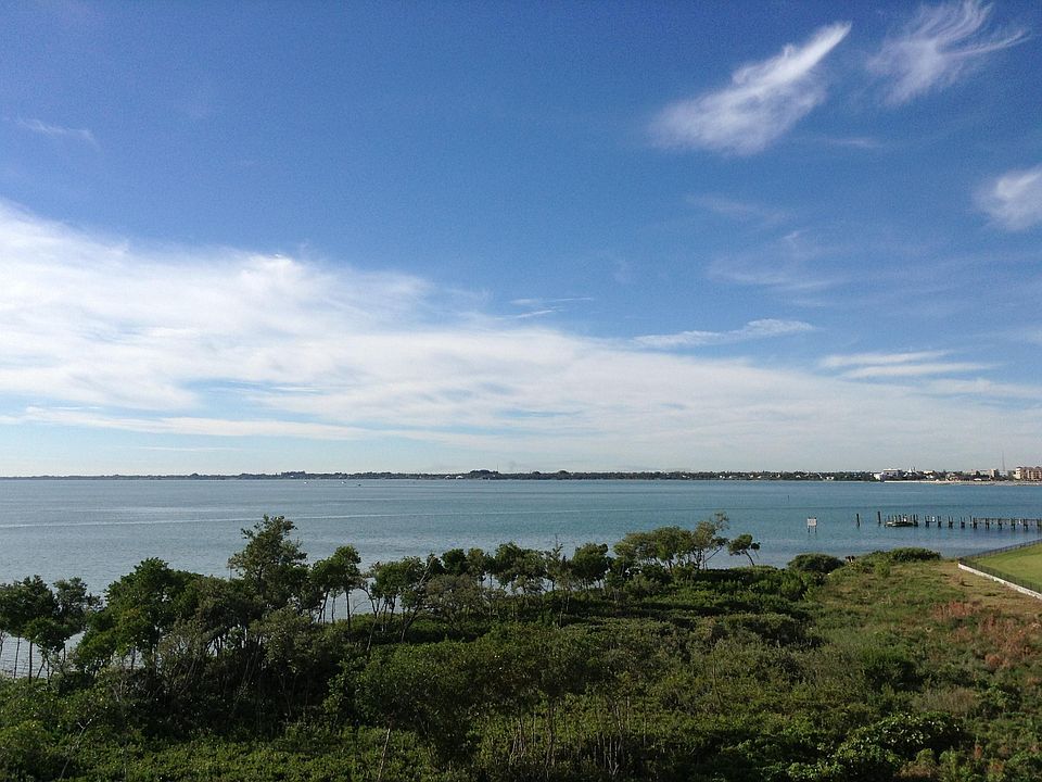 1st image of 27 Harbour Isle Drive W #Ph04