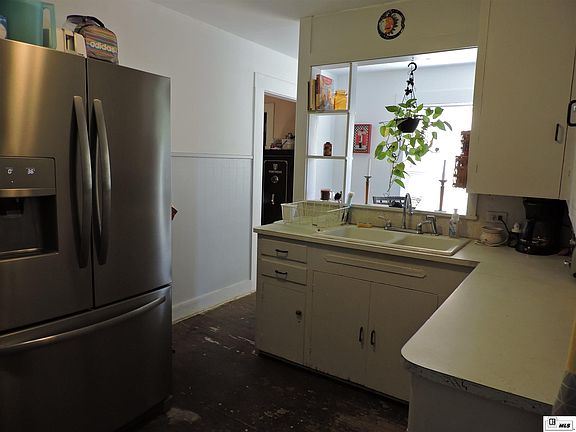 5th image of 200 Lakeshore Dr