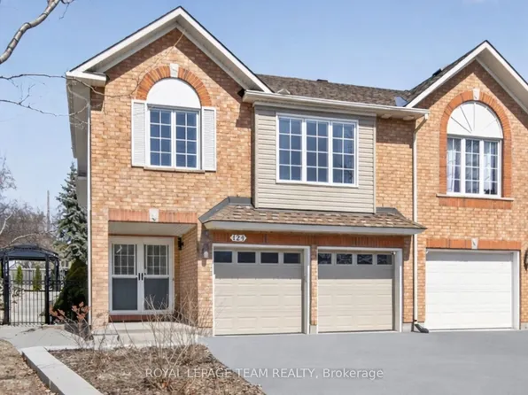 124 Macassa Cir, Ottawa, ON K2T 1J9