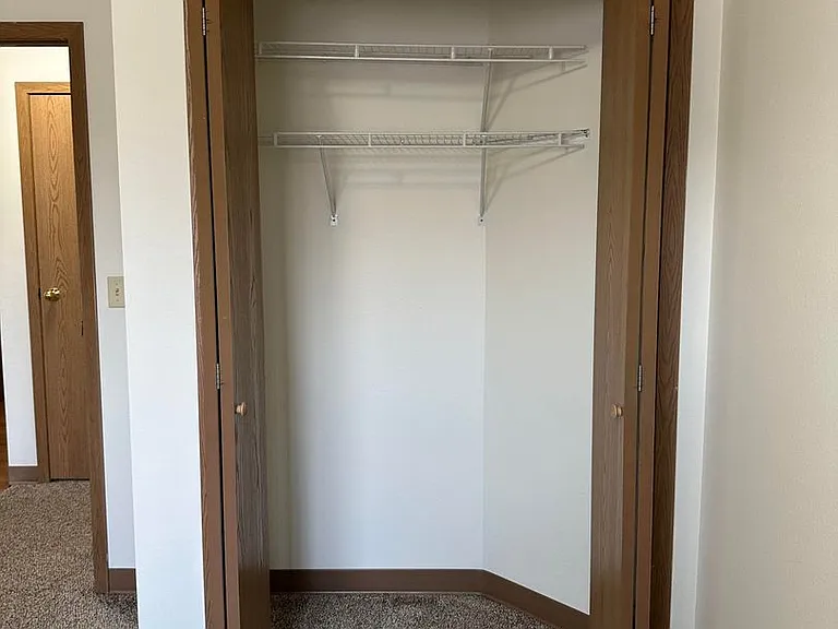 Dakota E & W Apartments — Photo 61