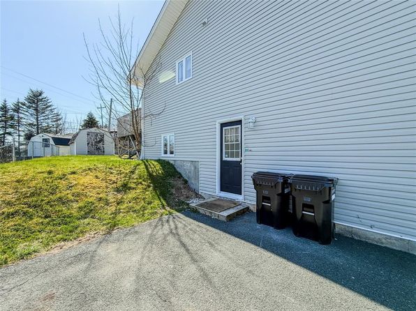 9 Ridgemount Street, St. John's, NL A1S1H4