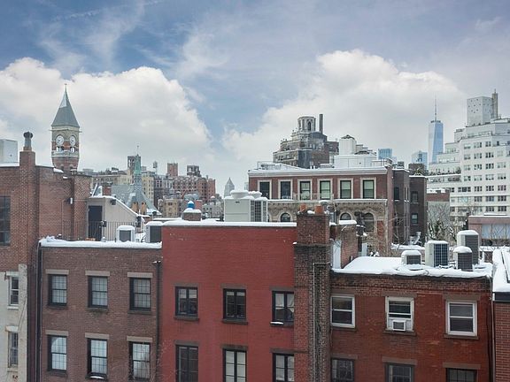2nd image of 140 W 12th St #503