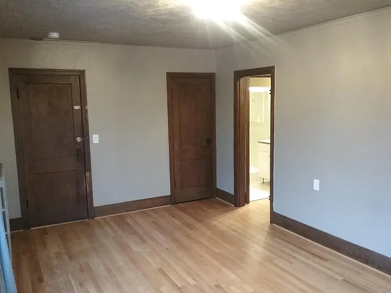 500 Hillkress Ave — Photo 7