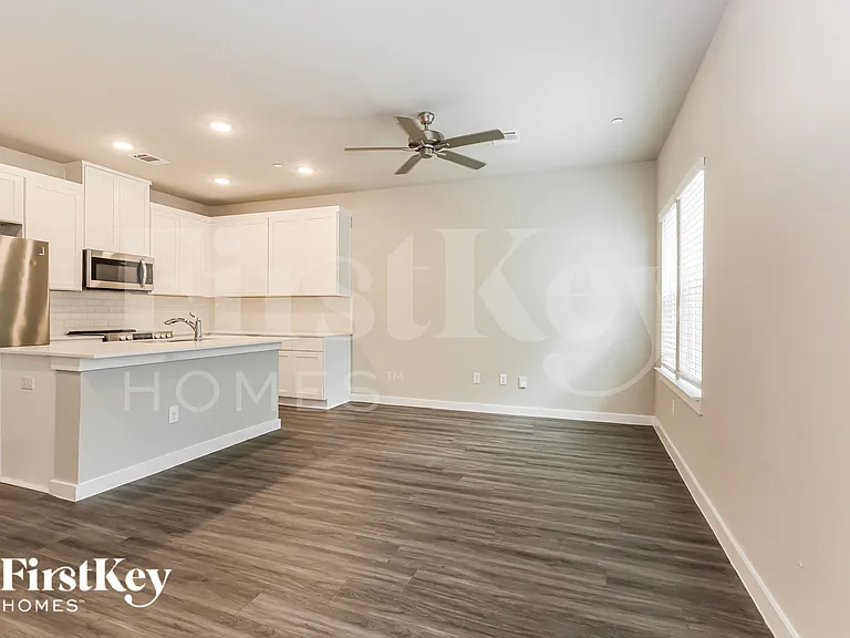 305 N Centro Cir — Photo 6