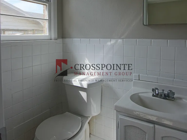 1712 Redbud Ave — Photo 18