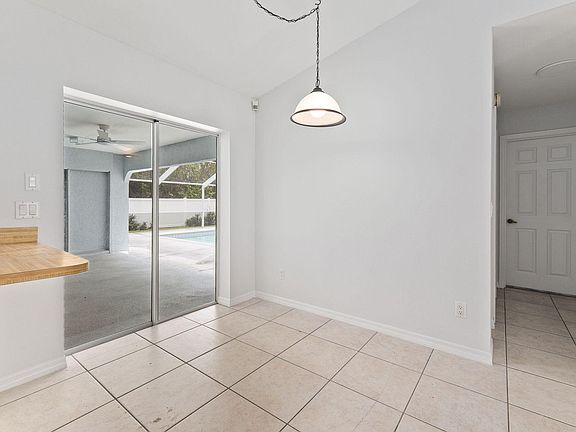 5th image of 2452 SW Fair Isle Road