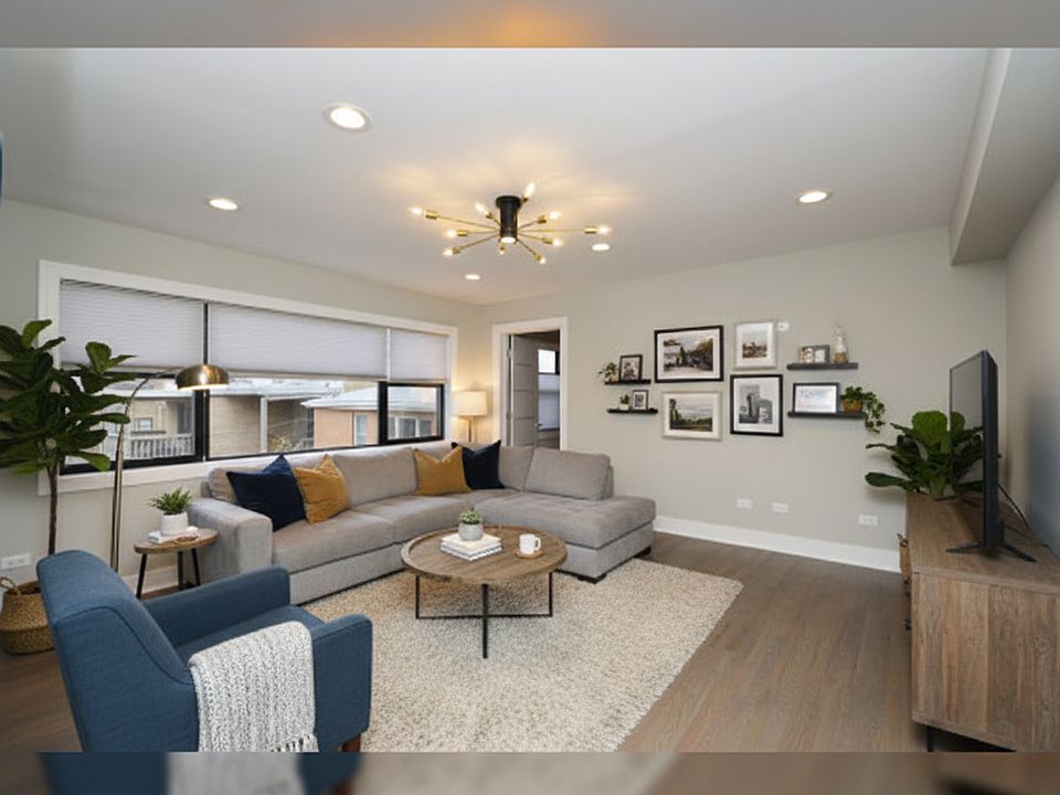 1st image of 5710 N Hermitage Ave #201