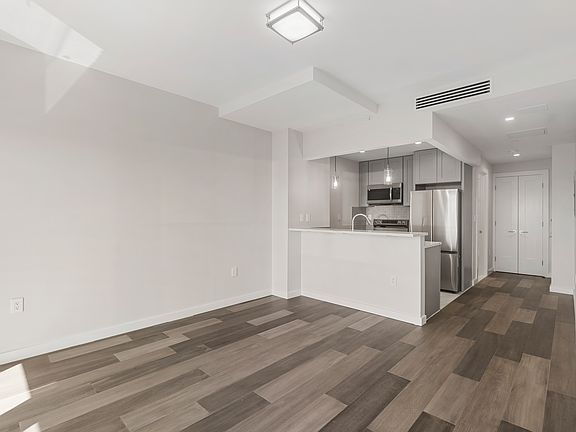5th image of 112 Seaman Ave #2A