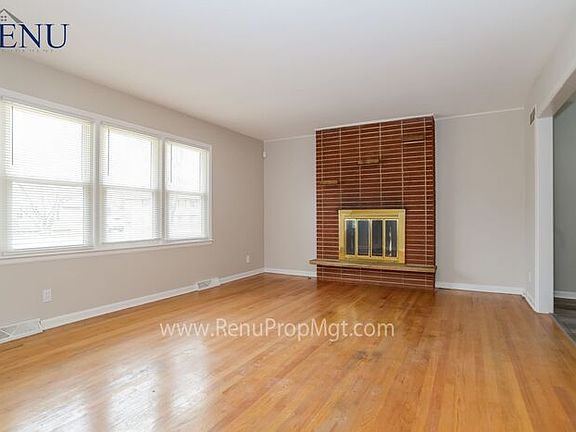 5th image of 10105 Cambridge Ave
