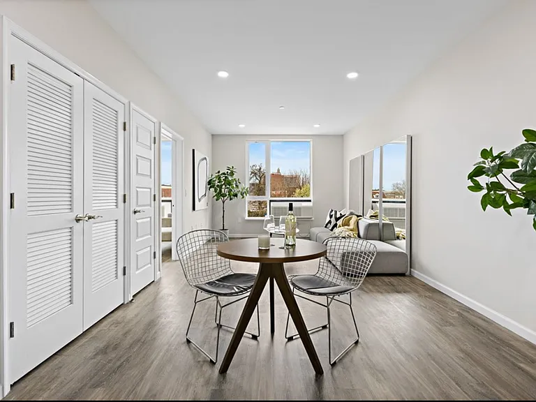 Clark street apartments — Photo 40
