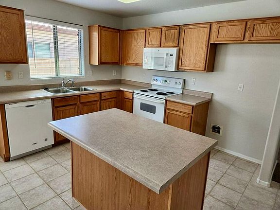 5th image of 3754 W Santa Cruz Ave