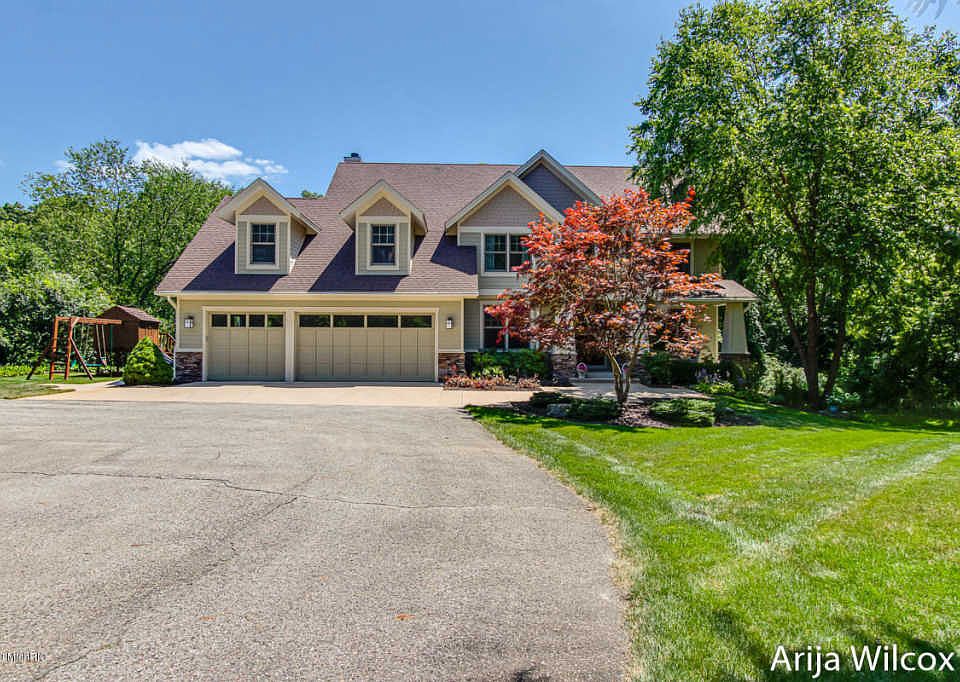 1st image of 3310 Taliesin Trl NE