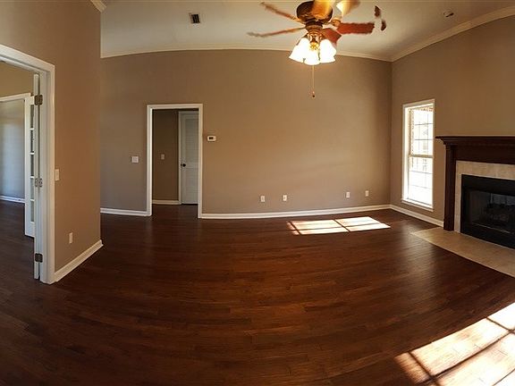 3rd image of 101 Hidden Creek Cir