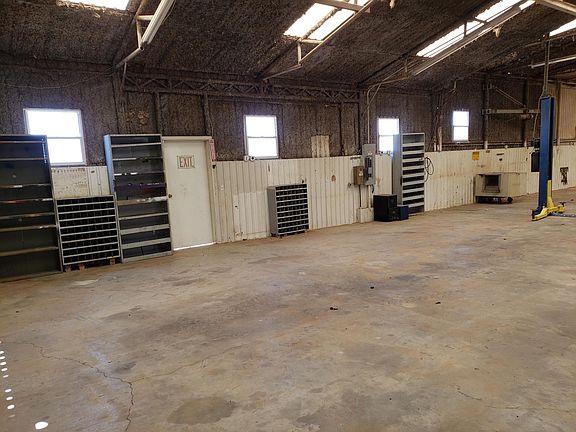 4th image of 2437 Highway 137 Shoal Shop #4