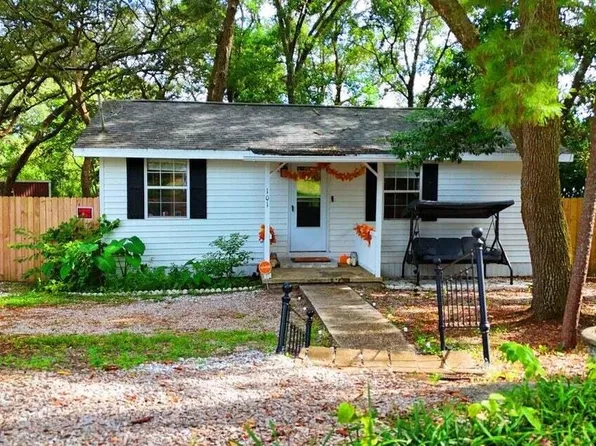 101 3rd St, Niceville, FL 32578
