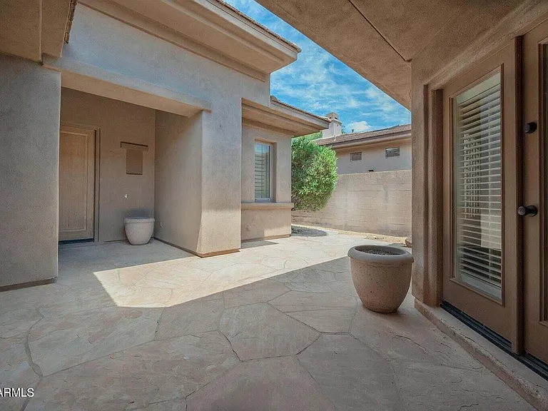 7684 E Balao Dr — Photo 10