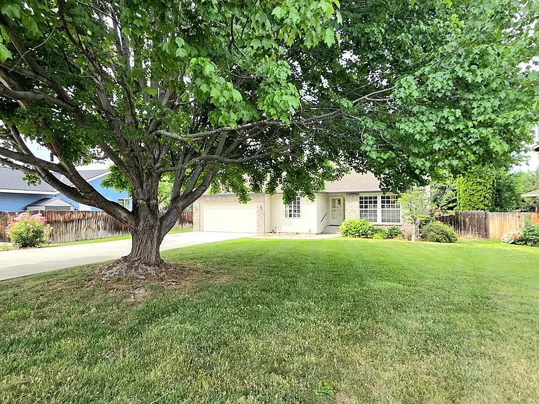 1812 Aspen Pl — Photo 8