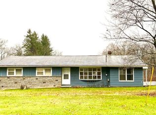 111 Claire Ln, Brodheadsville, PA 18322