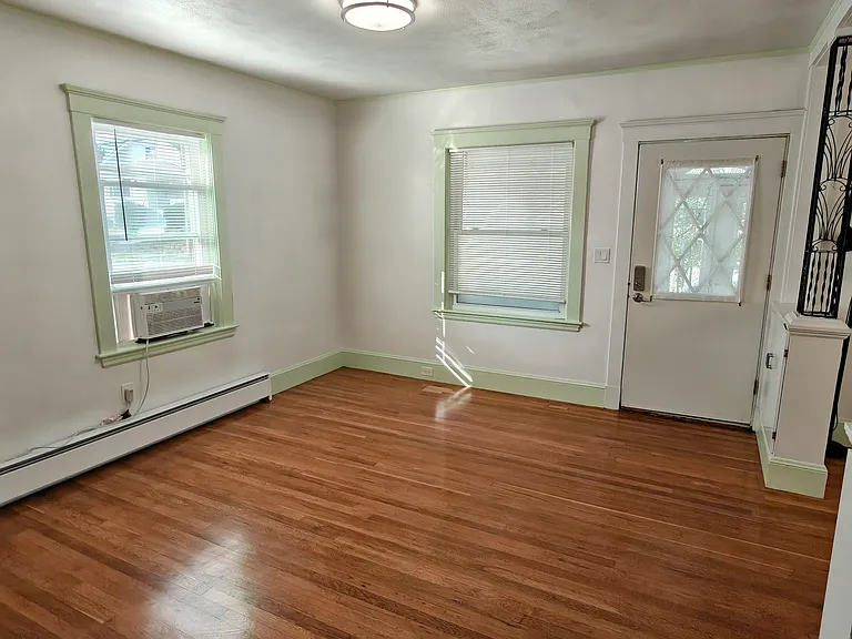1 Newton Ave — Photo 7