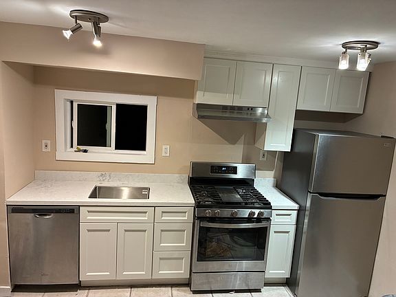 5th image of 1306 Alcatraz Ave Unit B