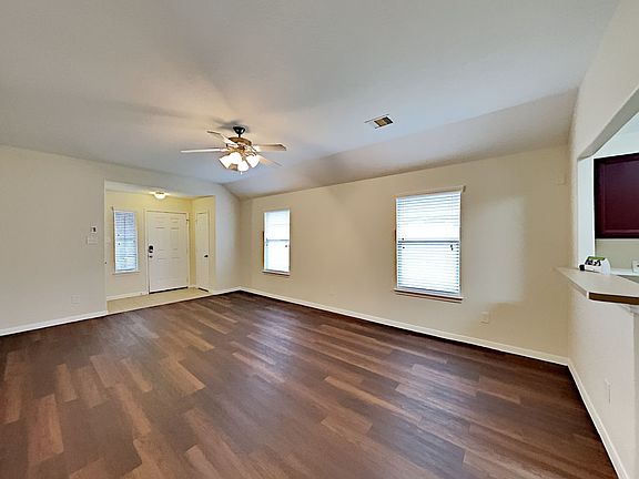 4th image of 8631 Doskocil Dr