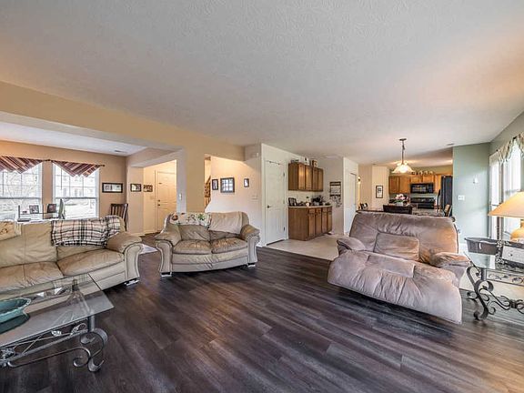 3rd image of 1083 Summerlake Dr