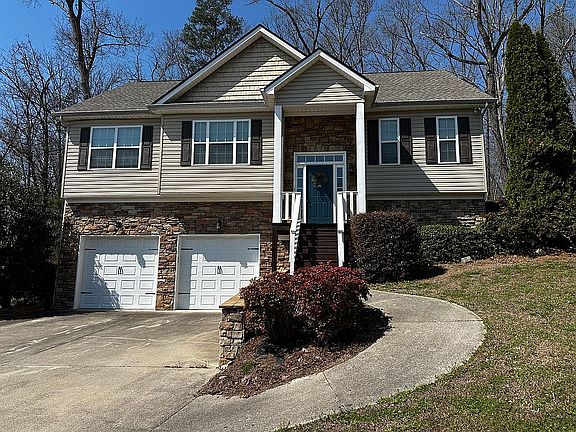 2nd image of 1045 Durham St