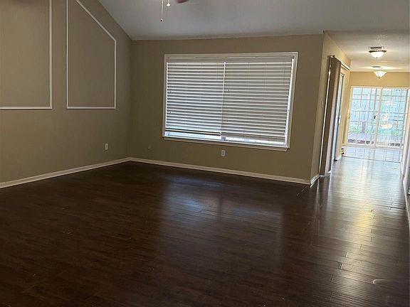 2nd image of 20815 Park Ridge Ct