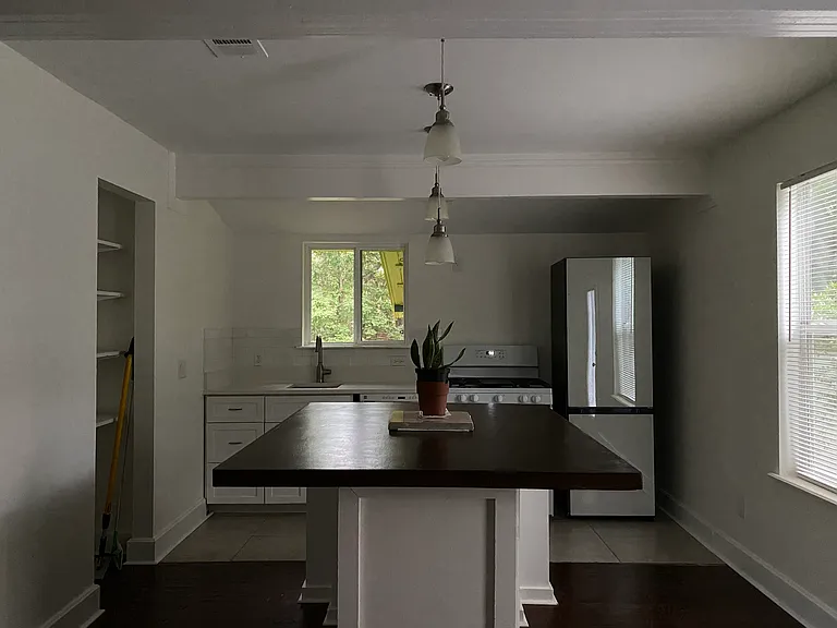 3705 Commerce St #A — Photo 2