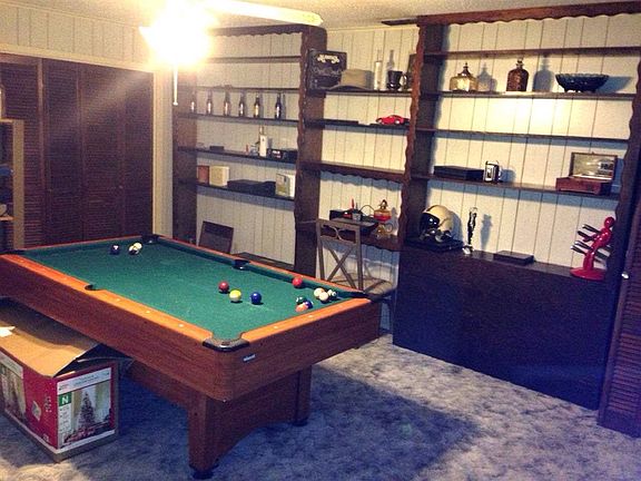 2nd bedroom or game room 