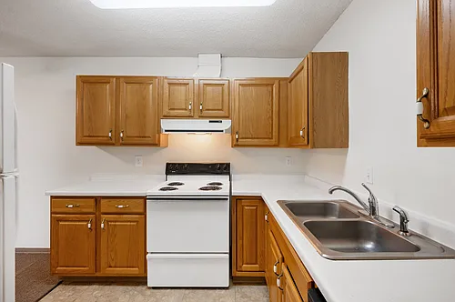 Raintree West Apartments Photo 1