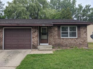 907 Royce Ave, Holland, MI 49423