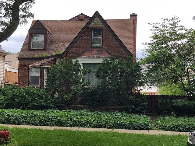 1st image of 2438 W Carmen Ave