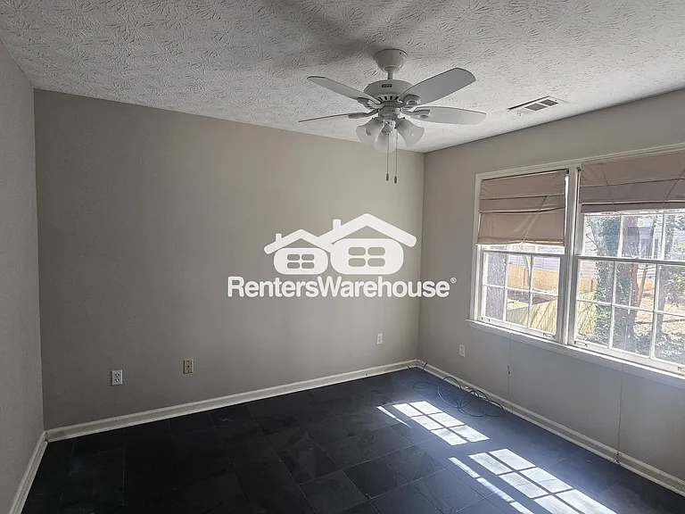891 Providence Dr — Photo 25