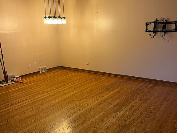 2nd image of 606 S Milwaukee Ave APT F