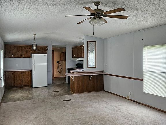 2nd image of 210 Yorktowne Dr