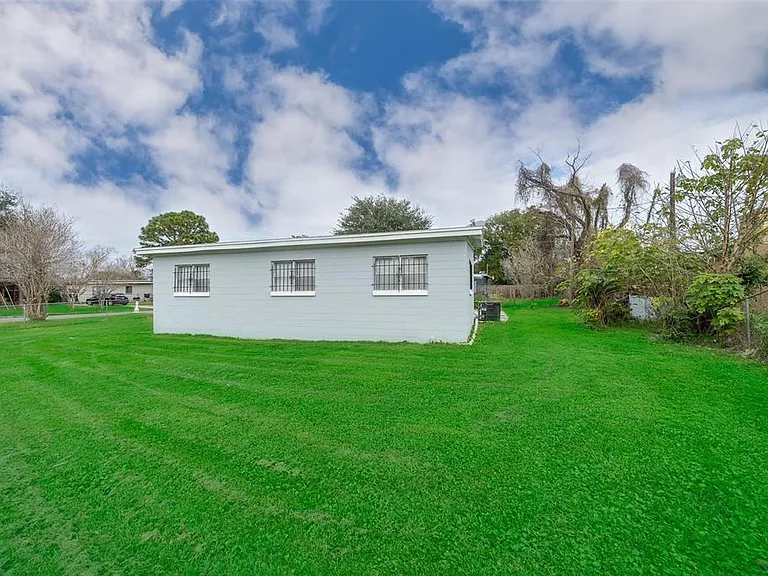 1213 Lawne Blvd — Photo 19