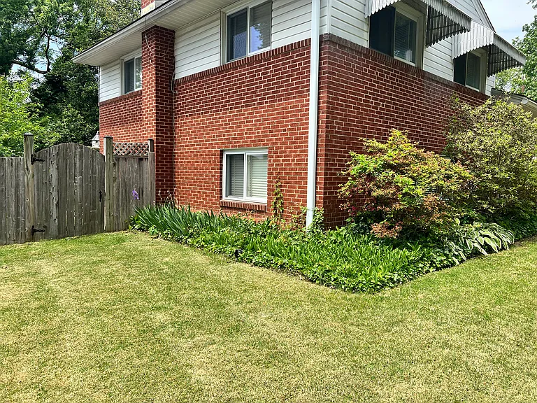 10230 Conover Dr — Photo 2