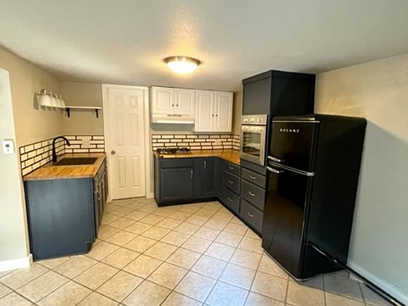 3rd image of 717 NW Georgia Ave Unit 5