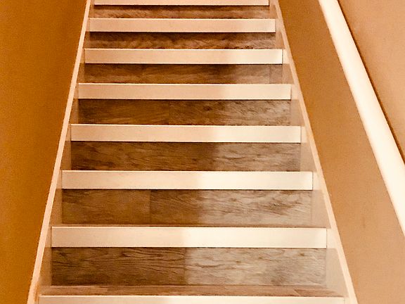 Stairs/ Tile 