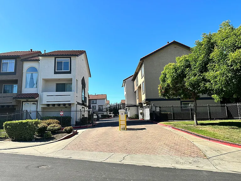 25126 Angelina Ln #9 — Photo 26
