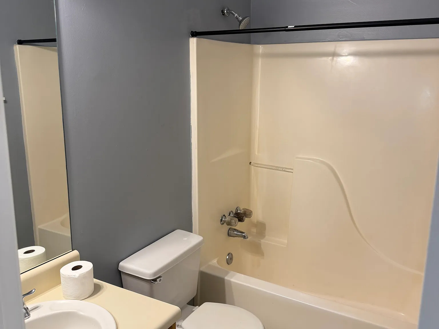 3 bed, 1164 sqft, $2,200 — Photo 4