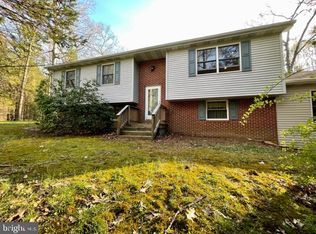 1350 Indian Peg Rd, Boiling Springs, PA 17007