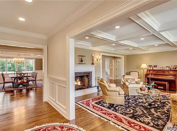 2nd image of 10 Maplewood Ln