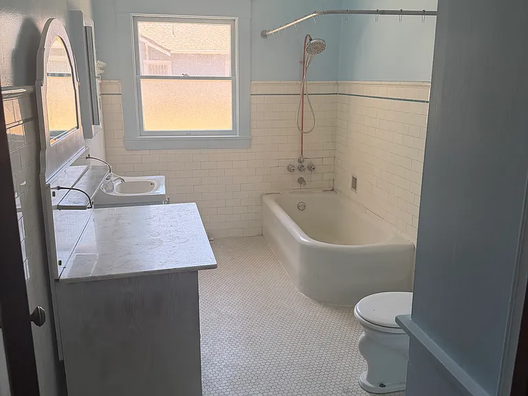 547 N Baker St — Photo 10