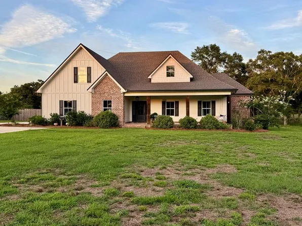 1213 S County Road 9, Slocomb, AL 36375