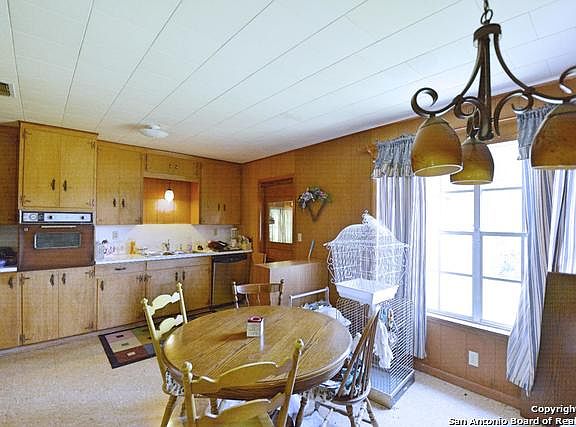 4th image of 1243 Cedar Crest Dr