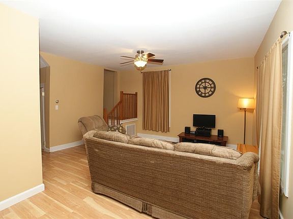 3rd image of 540 N Elm St