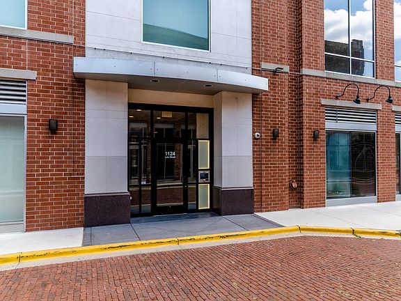 3rd image of 1124 Lake St Unit 701