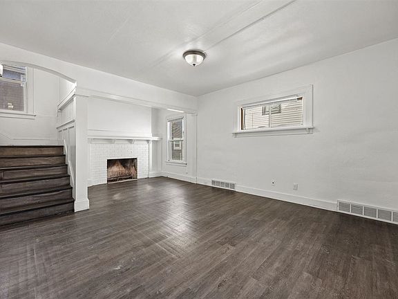 3rd image of 509 14th St SE